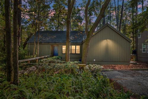 8305 46th Ln, Gainesville, FL, 32608-4111 | Card Image