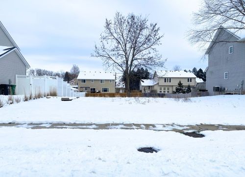 4301 Sw Sawgrass Pkwy, Ankeny, IA, 50023-8209 | Card Image