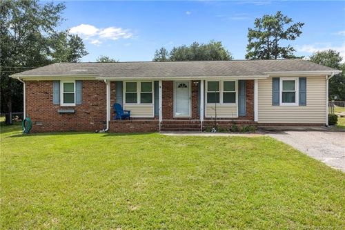 3320 Forest Lake Dr, Hope Mills, NC, 28348-3218 | Card Image
