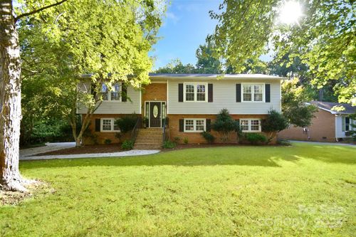 7517 Cornwallis Ln, Charlotte, NC, 28270-2779 | Card Image