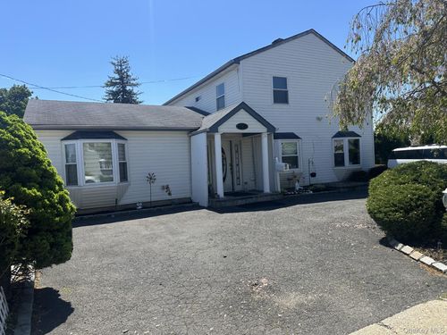1 Hamlet Rd, Levittown, NY, 11756-4116 | Card Image
