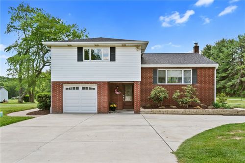 240 Kaufman Rd, Gibsonia, PA, 15044-7732 | Card Image