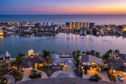 10038 S Yacht Club Dr, TREASURE ISLAND, FL, 33706-3102 | Card Image