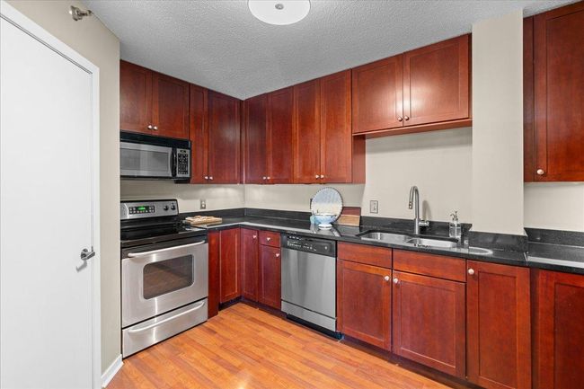 Kitchen | Image 4