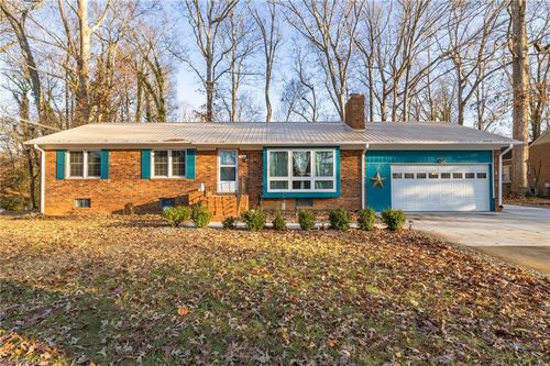 921 Lake Dr W, Thomasville, NC, 27360-2626 | Card Image