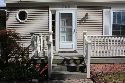 789 Dressler Ln, Rochester Hills, MI, 48307-3355 | Card Image