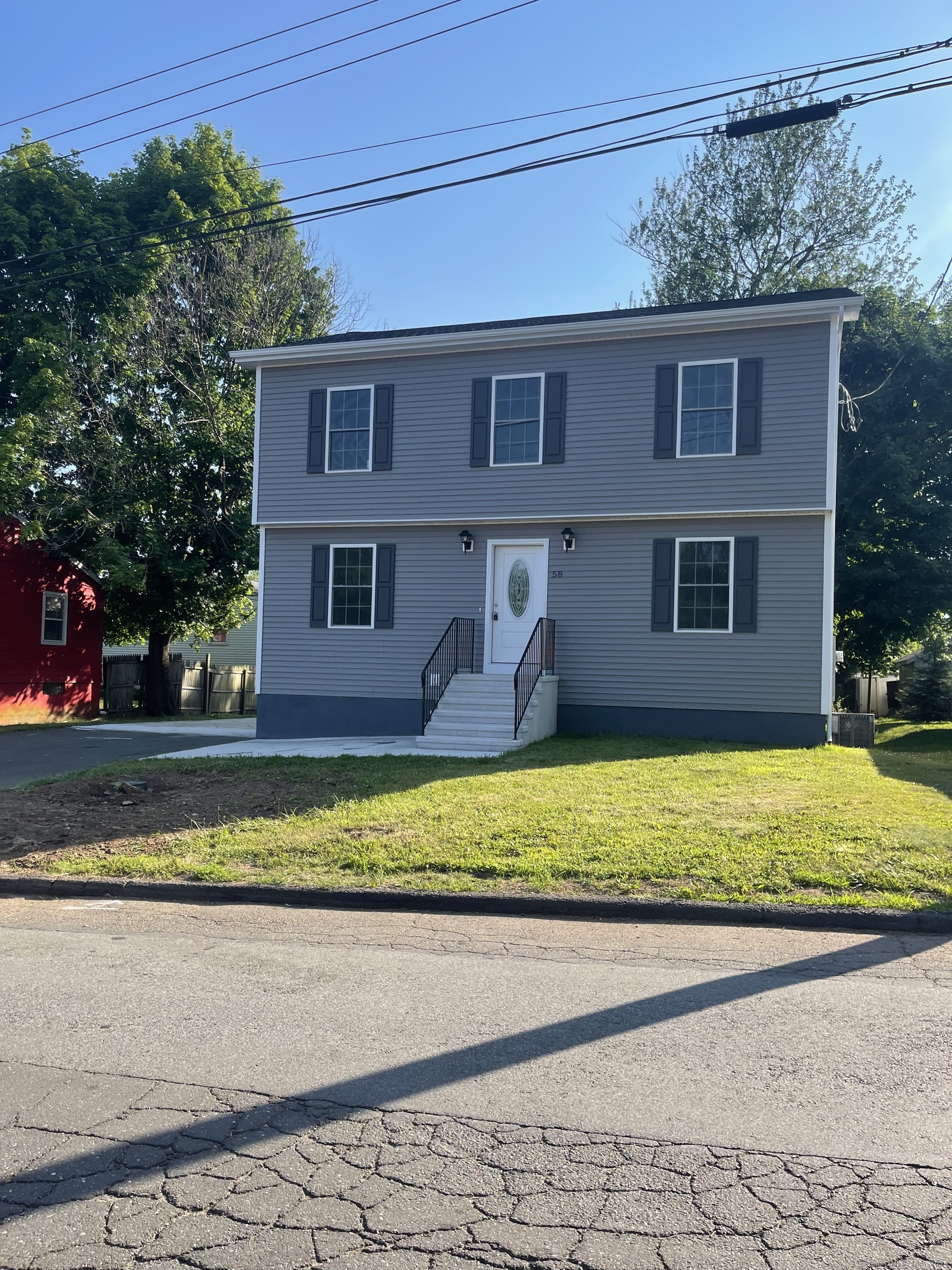 Collis St, West Haven, CT 06516
