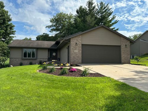 542 W Quail Dr, LENA, IL, 61048-9232 | Card Image