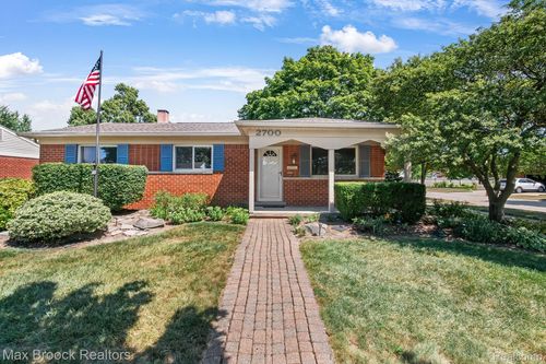 2700 Sparta Dr, Troy, MI, 48083-2461 | Card Image