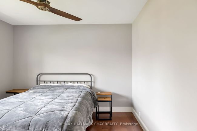 39 Eugenia St, House other with 5 bedrooms, 2 bathrooms and 4 parking in Barrie ON | Image 28