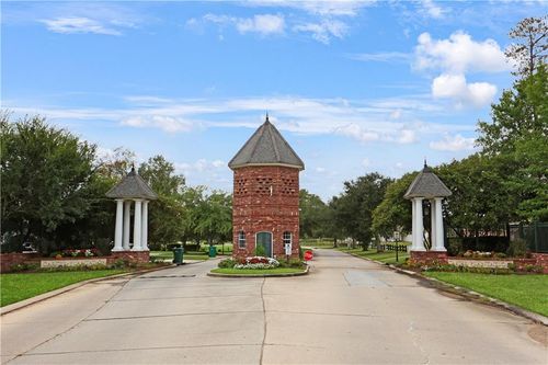 23456 Noble Oak Dr, Springfield, LA, 70462-6006 | Card Image