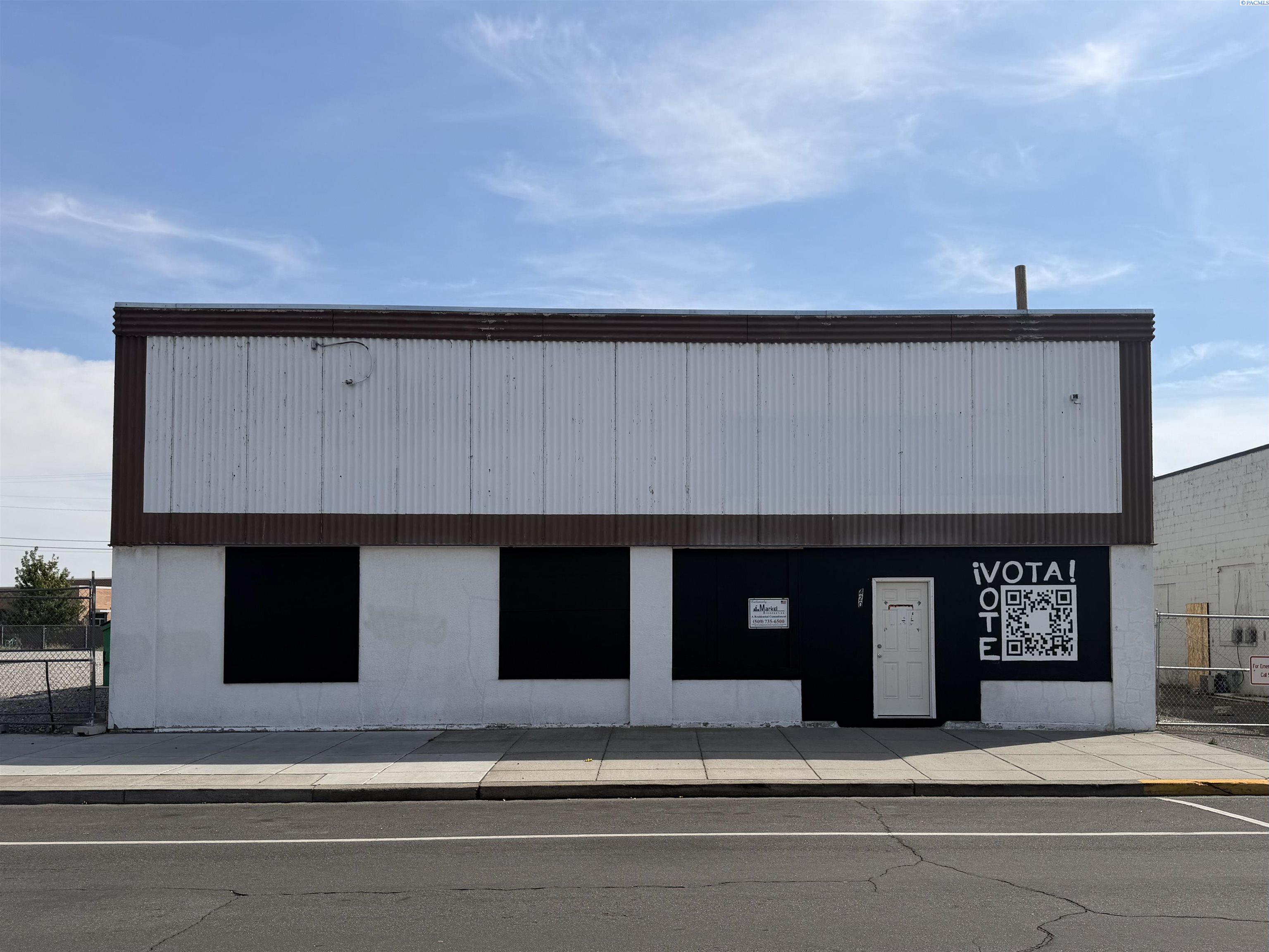 420 W Columbia St, Pasco, WA 99301