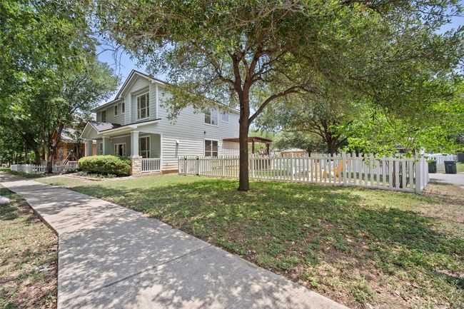 206 Skinner, House other with 3 bedrooms, 3 bathrooms and 4 parking in Kyle TX | Image 4