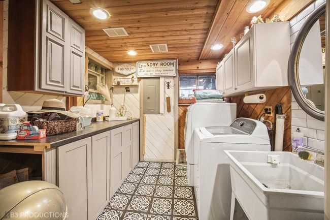 8660 W 130 Th St, House other with 3 bedrooms, 2 bathrooms and 2 parking in Palos Park IL | Image 10
