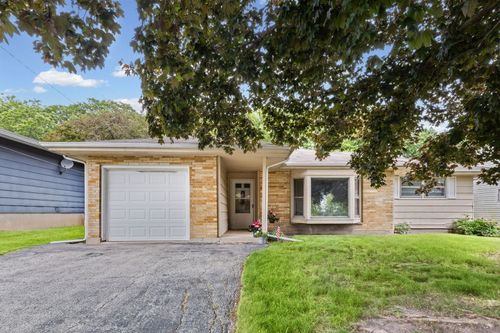 626 Greenbriar Ln, Lindenhurst, IL, 60046-8926 | Card Image