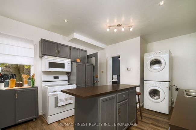 62 Stephen St, House other with 3 bedrooms, 2 bathrooms and 3 parking in Kingston ON | Image 4
