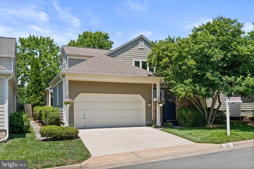 3120 Jerman Ln, OAKTON, VA, 22124-1740 | Card Image