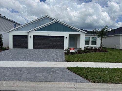 9924 Annunciation Dr, WESLEY CHAPEL, FL, 33545-1182 | Card Image