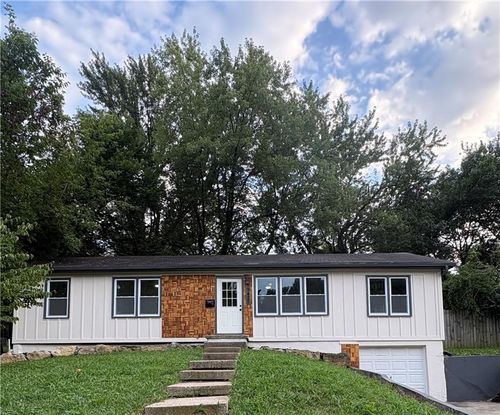 9425 E 67th Ter, Raytown, MO, 64133-5805 | Card Image