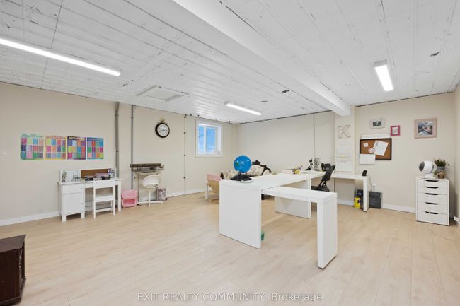 329 Parkhill Dr, Home with 0 bedrooms, 1 bathrooms and null parking in Thedford ON | Image 23