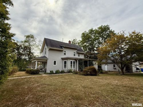 215 N 9th St, Petersburg, IL, 62675-1329 | Card Image