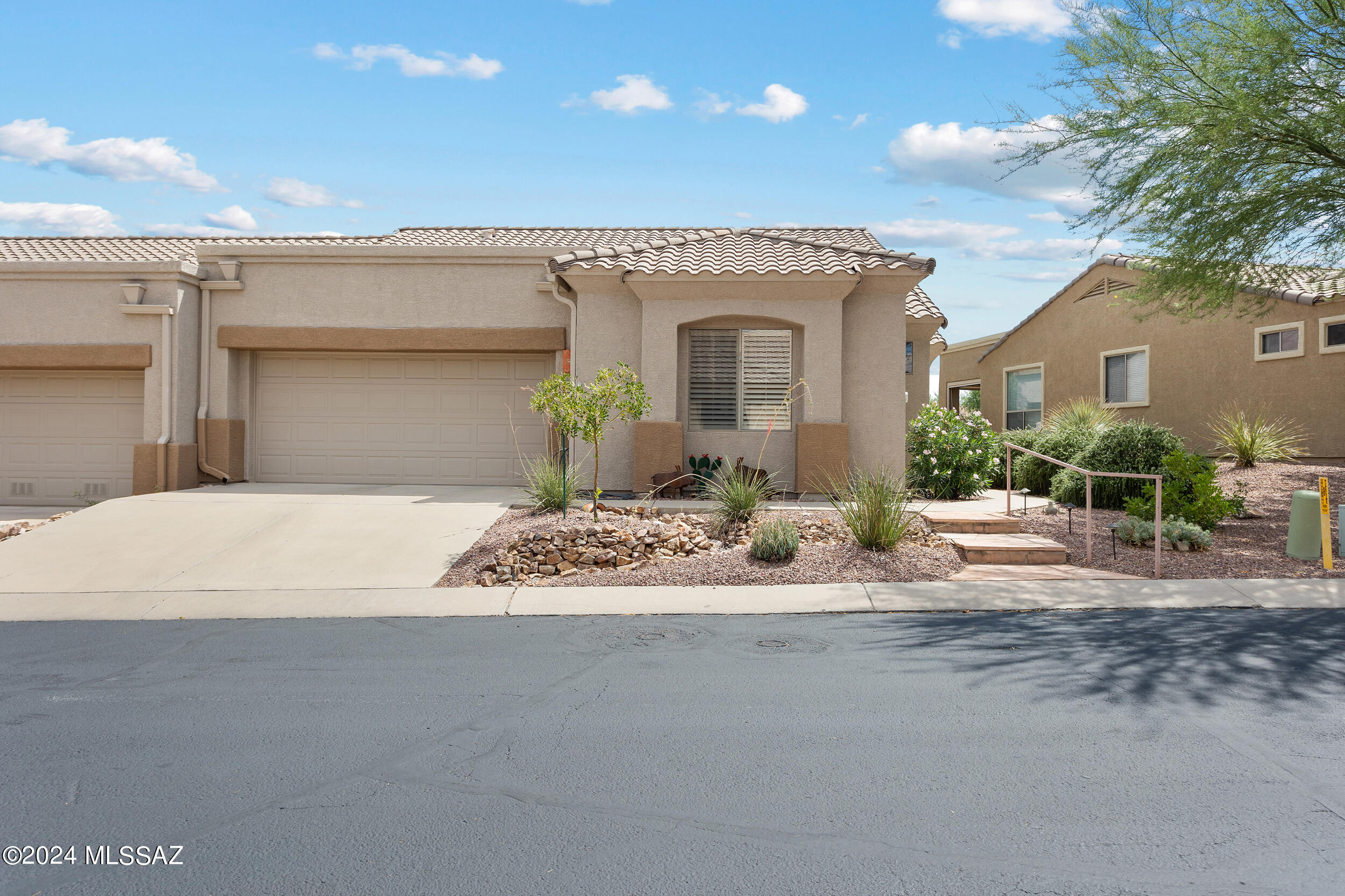 Knotwood St, Green Valley, AZ 85614