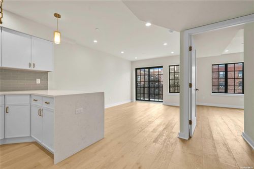 2a-25-25 31st Ave, Astoria, NY, 11106-3607 | Card Image