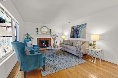 26623 Eldridge Ave, Hayward, CA, 94544-3725 | Card Image