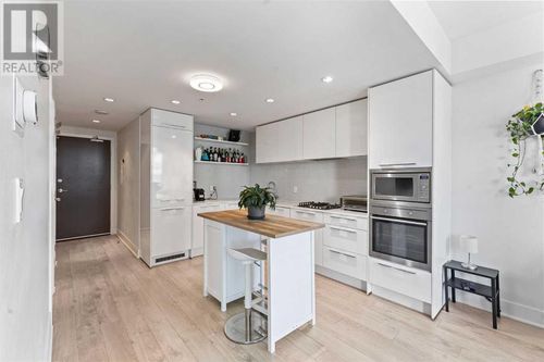 901 10 Ave Sw, Calgary, AB, T2R0B5 | Card Image