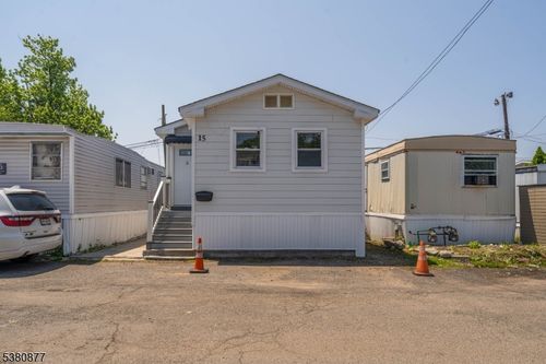 15 Spruce St, Moonachie, NJ, 07074-1806 | Card Image