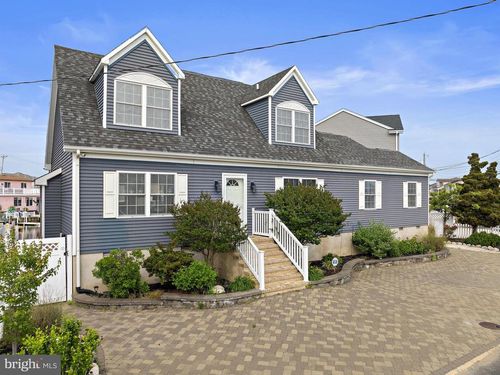 1048 Jennifer Ln, MANAHAWKIN, NJ, 08050-4243 | Card Image