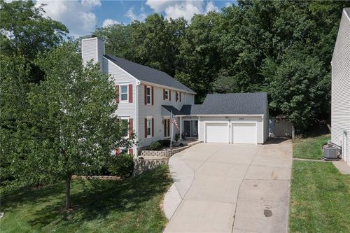 2308 Hebbeln Dr, Leavenworth, KS, 66048-4054 | Card Image