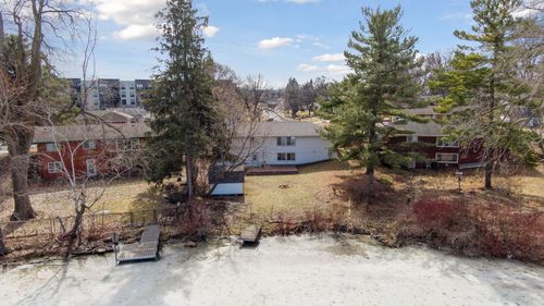 8420 Meadow Lake Rd E, New Hope, MN, 55428-3142 | Card Image