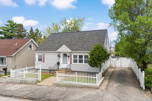 552 Dix St, Manchester, NH, 03103-5122 | Card Image