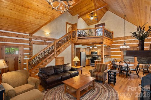 17 Rachels Cir, Maggie Valley, NC, 28751 | Card Image