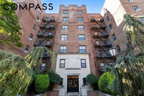 6ef-25-40 31st Ave, Astoria, NY, 11106-3612 | Card Image