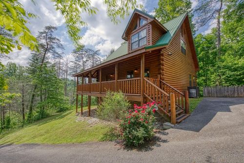 2329 Willow Ln, Sevierville, TN, 37862-8609 | Card Image