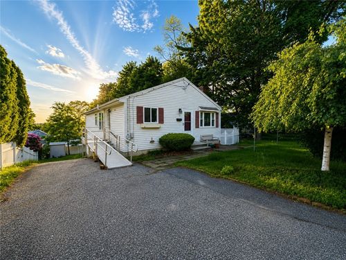 285 Saint Louis Ave, Woonsocket, RI, 02895-2348 | Card Image