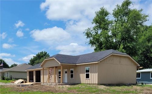 202 W Redwood St, Archie, MO, 64725-9524 | Card Image