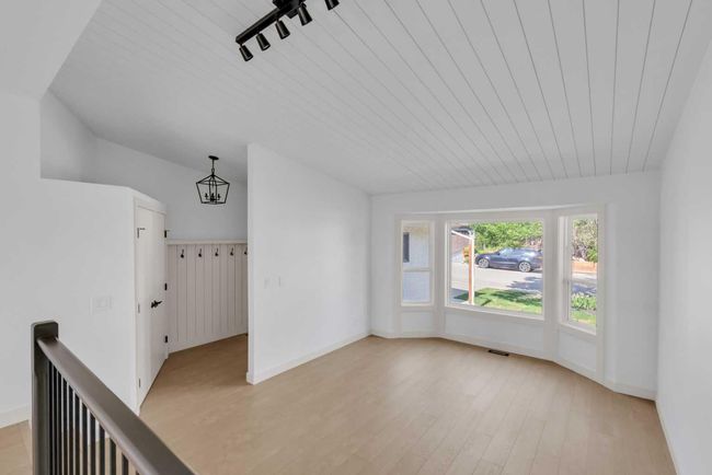56 Macewan Meadow Way Nw, House other with 3 bedrooms, 3 bathrooms and 4 parking in Calgary AB | Image 4