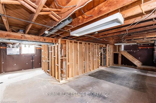 333 Vancouver St, House other with 2 bedrooms, 0 bathrooms and 3 parking in London ON | Image 24