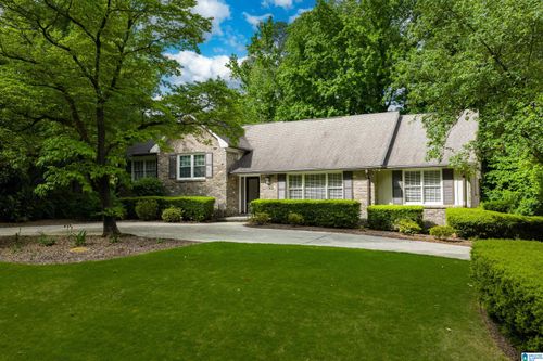 2237 Royal Crest Dr, VESTAVIA HILLS, AL, 35216-3742 | Card Image