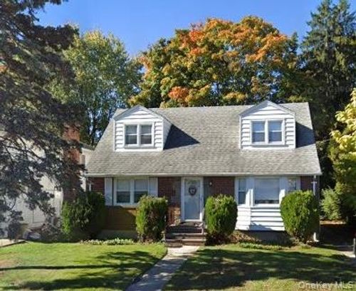 29 West Ave, Hicksville, NY, 11801-4619 | Card Image