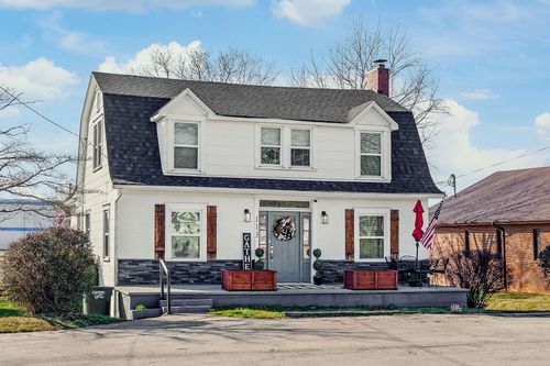 113 N Spring St, Sparta, TN, 38583-1423 | Card Image