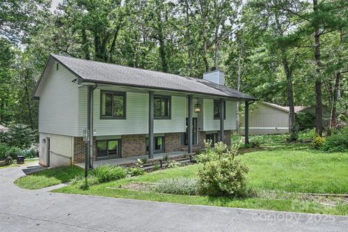 18 Golden Oaks Ln, Fletcher, NC, 28732-9551 | Card Image