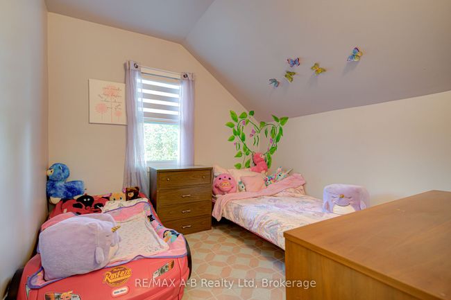 239 Nile St, House other with 4 bedrooms, 2 bathrooms and 8 parking in Stratford ON | Image 26