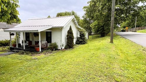 700 Maplewood Ln, Nashville, TN, 37216-1609 | Card Image