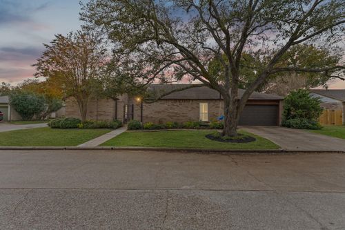 1546 Beaconshire Rd, Houston, TX, 77077-3846 | Card Image