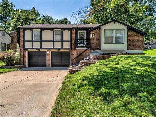 2712 Nw Canterbury Rd, Blue Springs, MO, 64015-2667 | Card Image