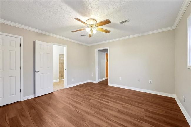 Master Bed with walk in closet | Image 21